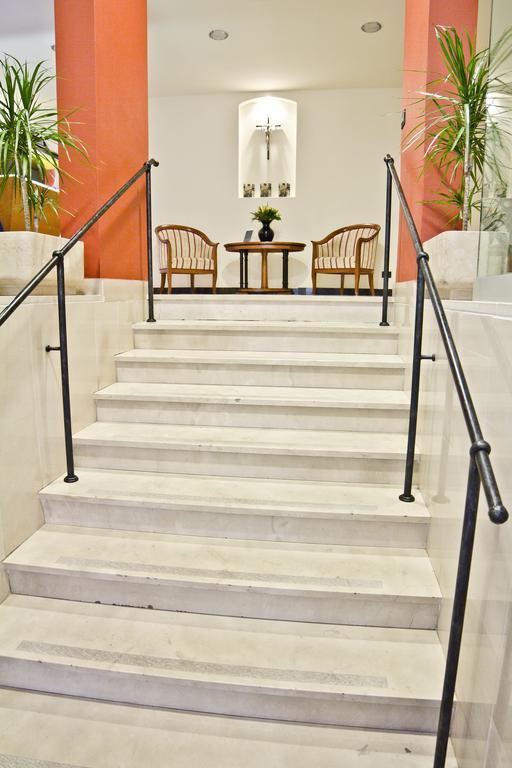 Newly Renovated Kastil Hotel 3*