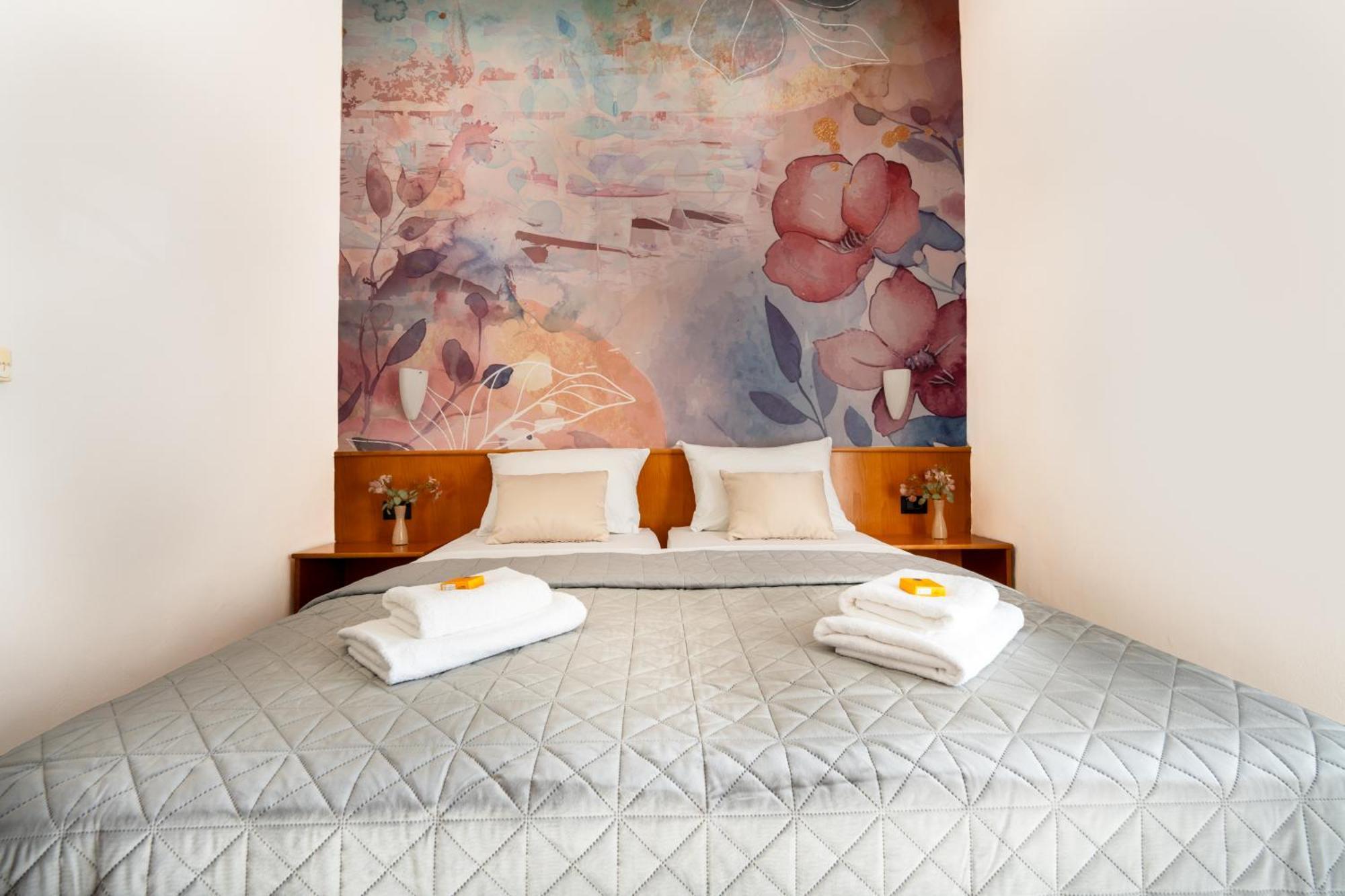 Hotel Newly Renovated Kastil 3*