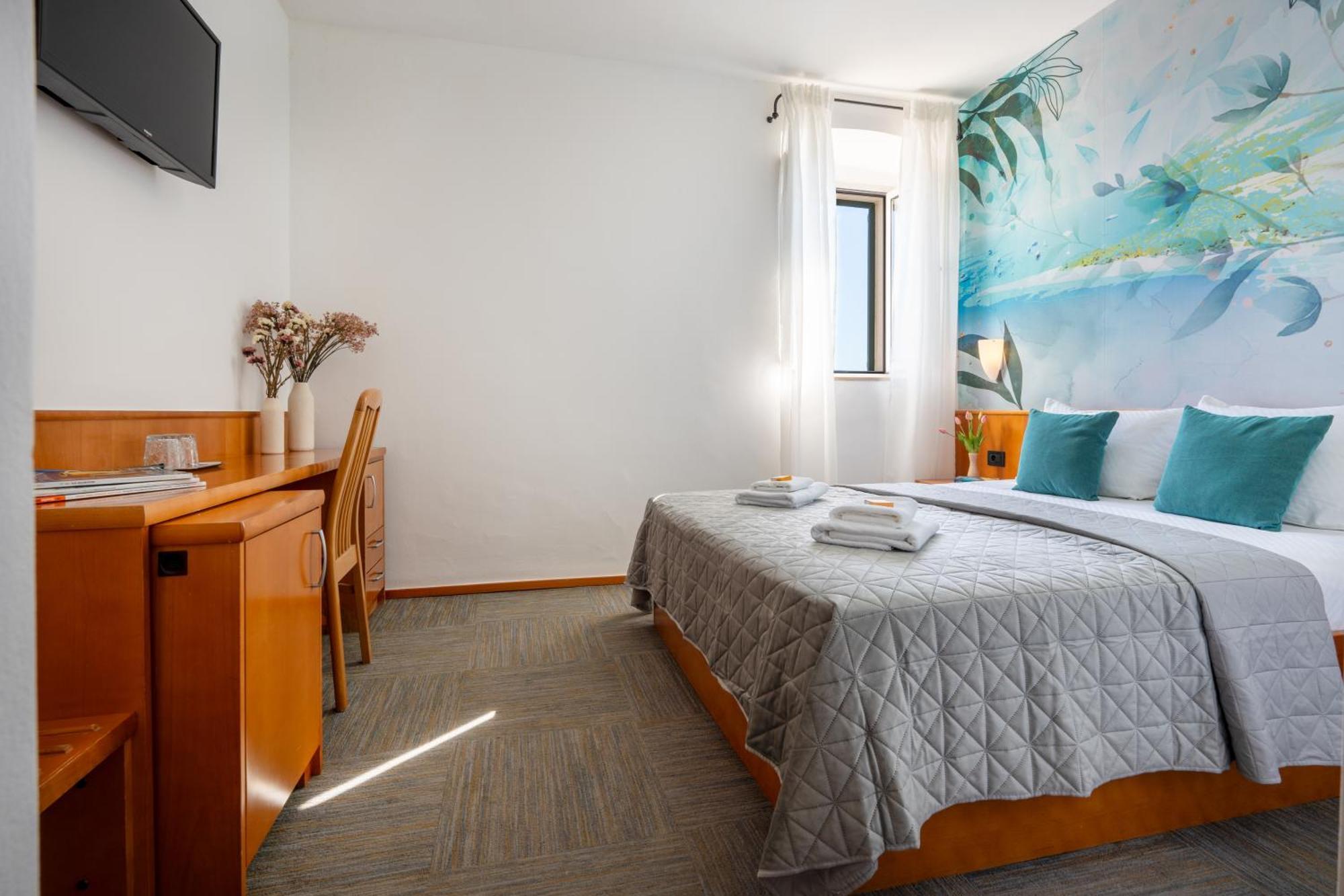 Newly Renovated Kastil 3*