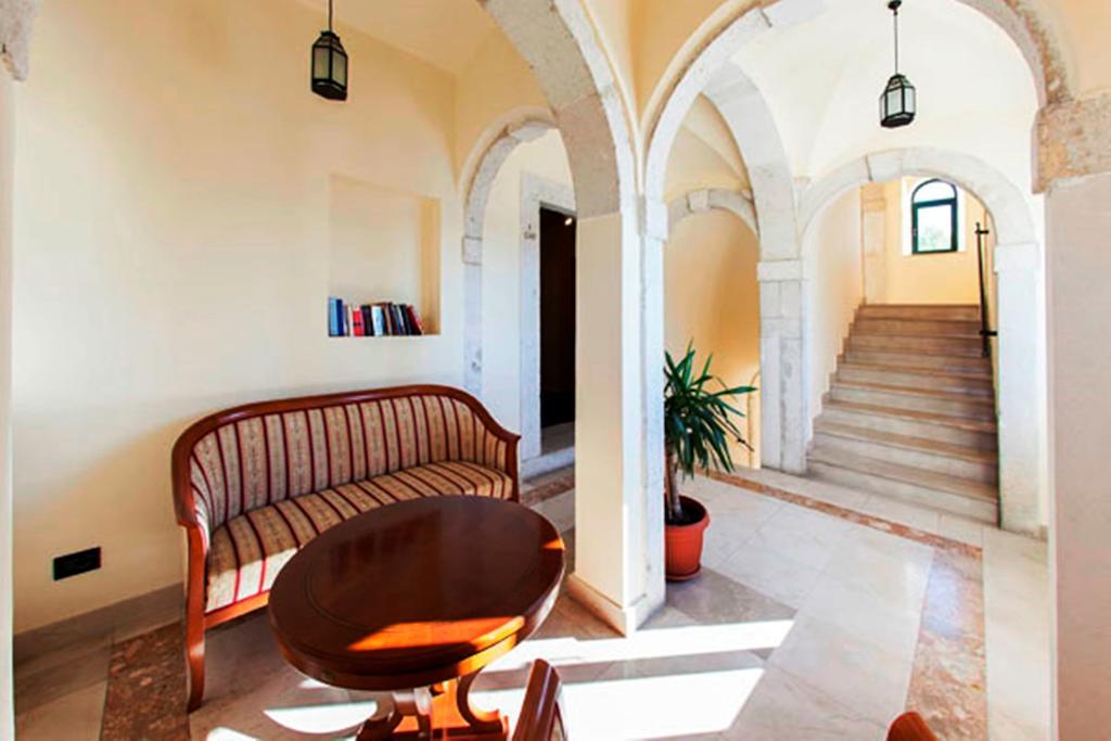 Hotel Newly Renovated Kastil 3*