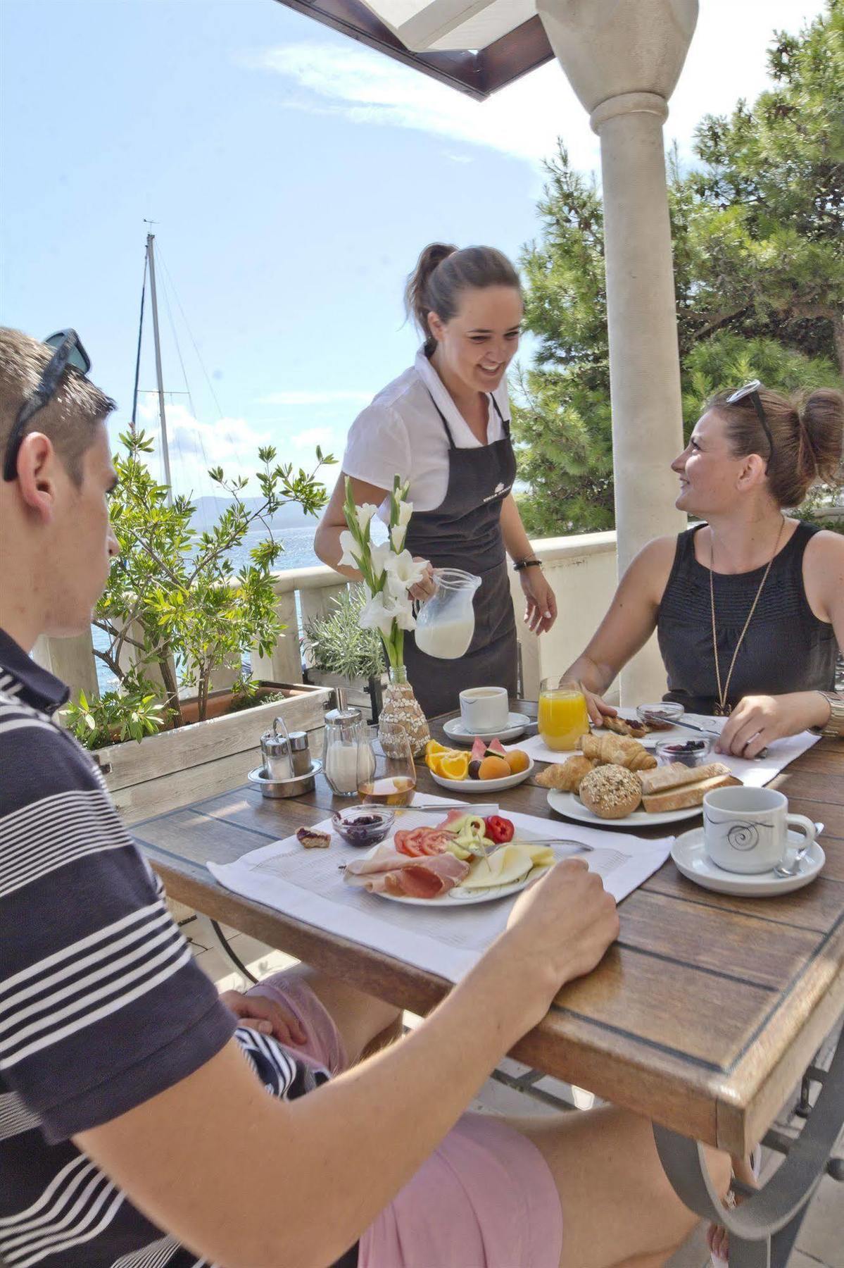 Kastil Hotel Bol