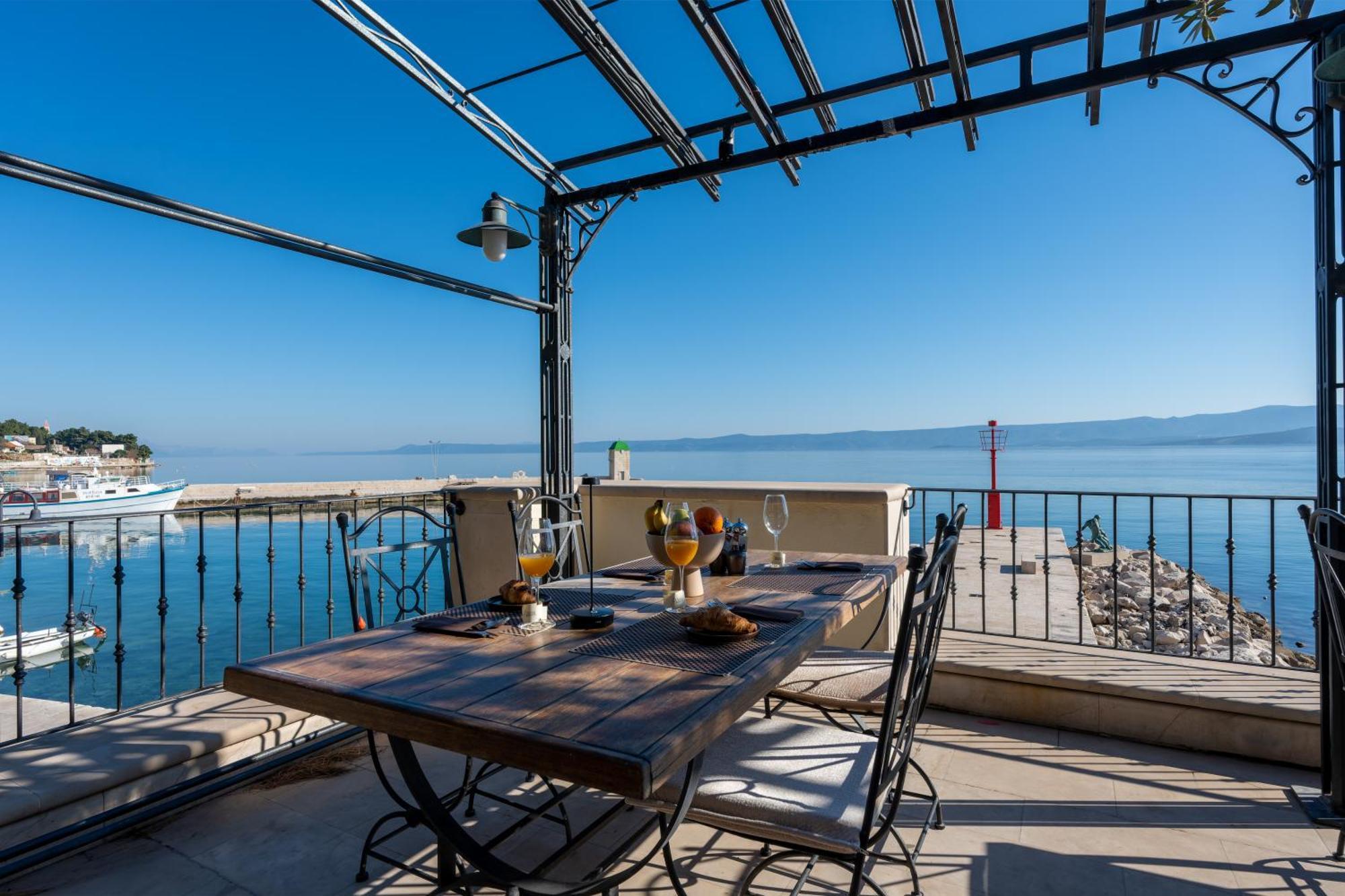Newly Renovated Kastil Hotel